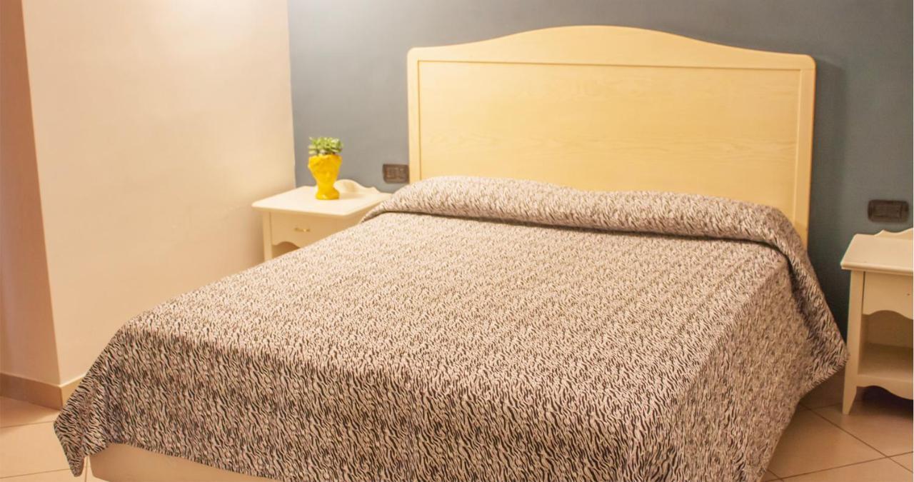 נאפולי Hotel Serena מראה חיצוני תמונה