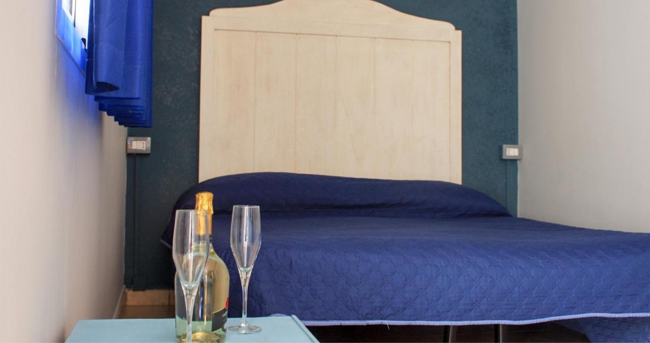 נאפולי Hotel Serena מראה חיצוני תמונה