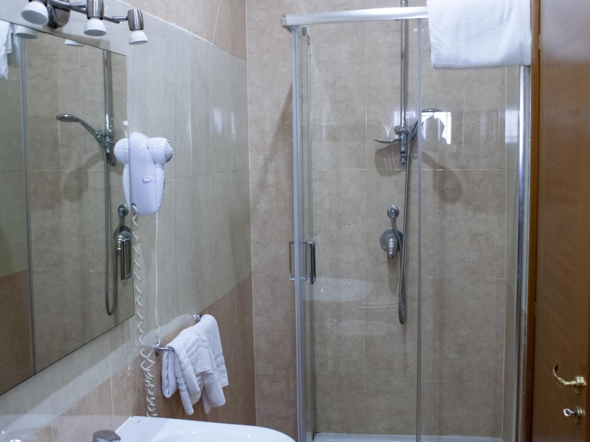 נאפולי Hotel Serena מראה חיצוני תמונה